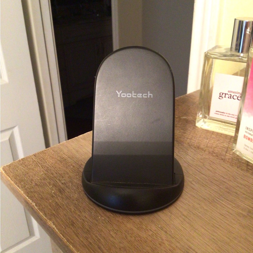 Yootech wireless phone charger